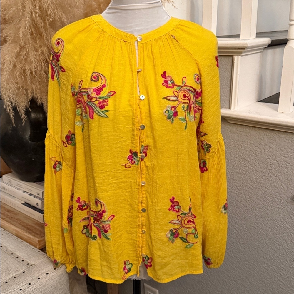 Anthropologie Fig & Flower Yellow Embroidered Floral Long Sleeve Top Size Medium